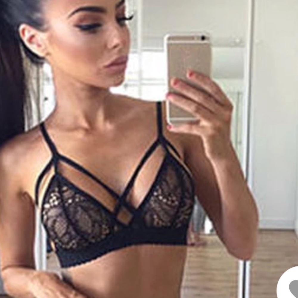 Black strappy bralette